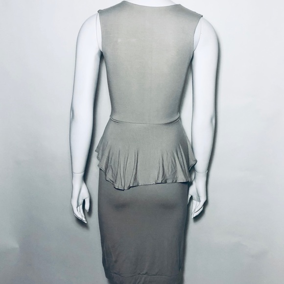 🆕 Super Soft Deep Neckline Fitted Peplum Dress - Picture 4 of 5